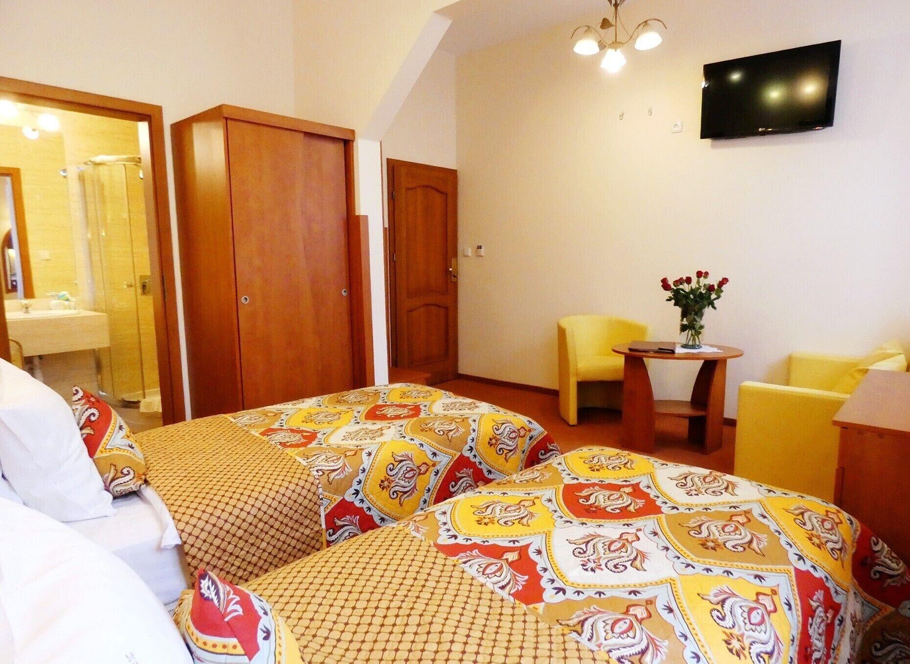 Aparthotel Adler Kraków Exteriör bild