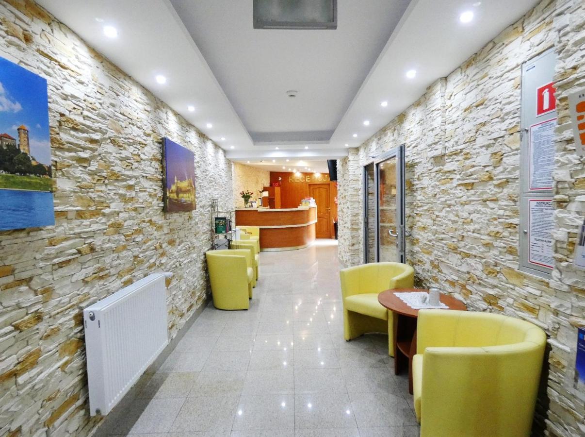 Aparthotel Adler Kraków Exteriör bild
