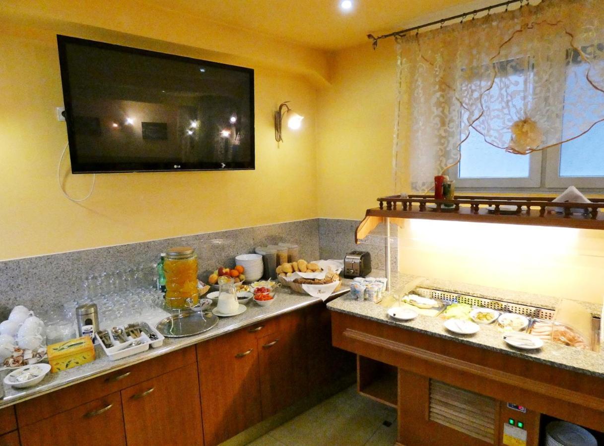 Aparthotel Adler Kraków Exteriör bild