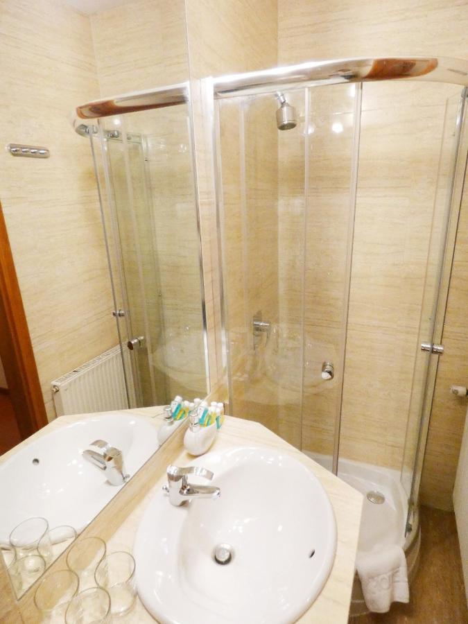 Aparthotel Adler Kraków Exteriör bild