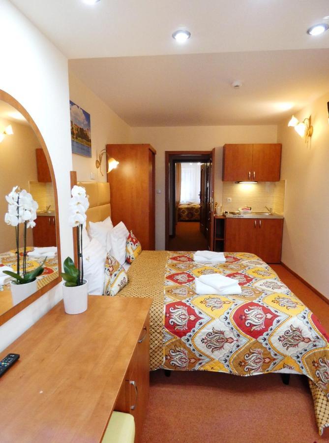 Aparthotel Adler Kraków Exteriör bild