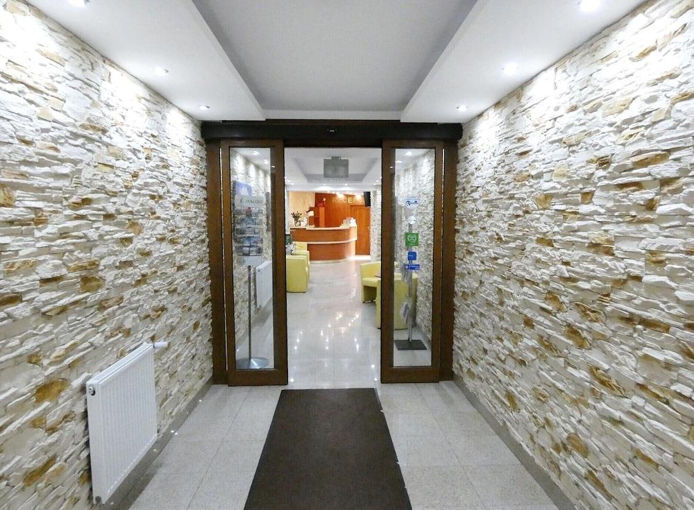Aparthotel Adler Kraków Exteriör bild
