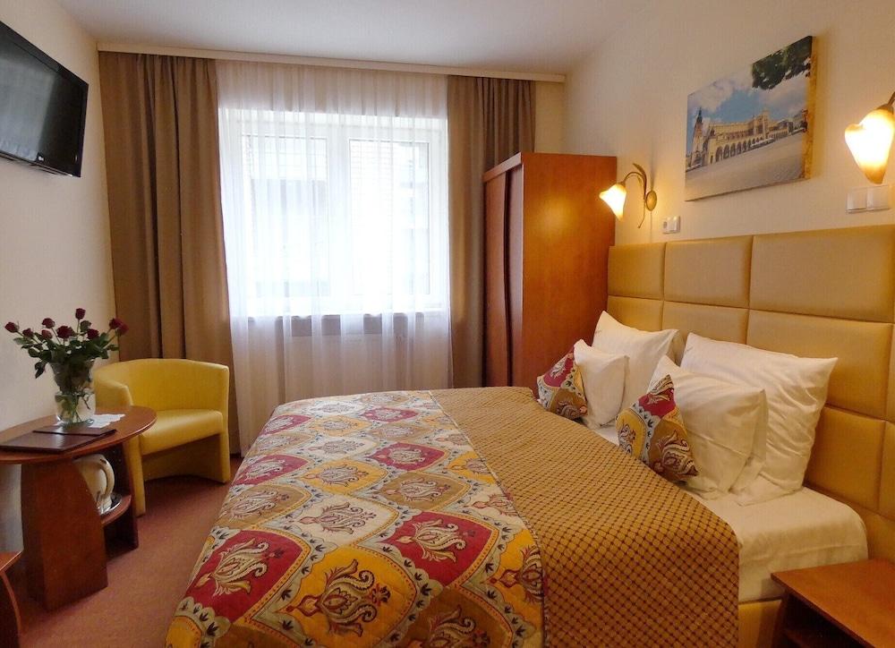 Aparthotel Adler Kraków Exteriör bild