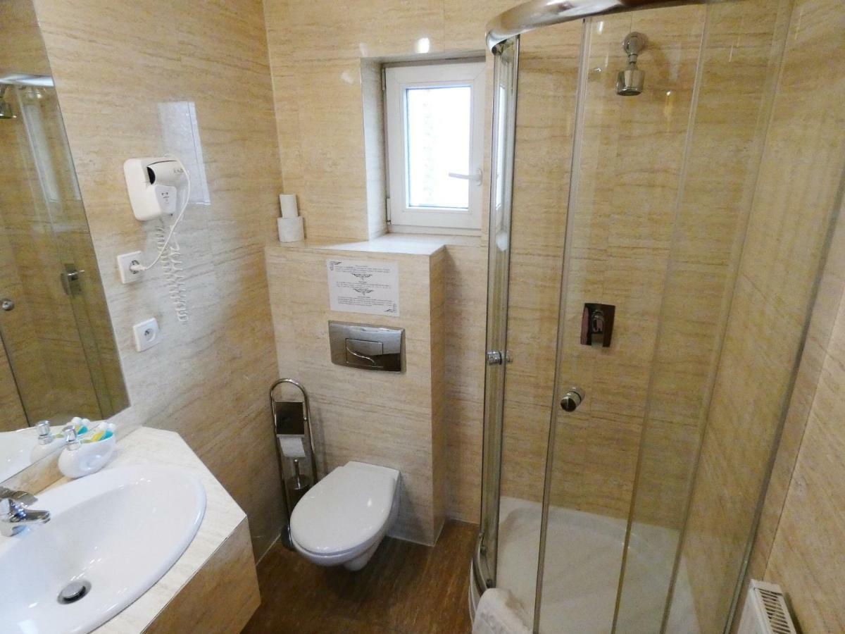 Aparthotel Adler Kraków Exteriör bild